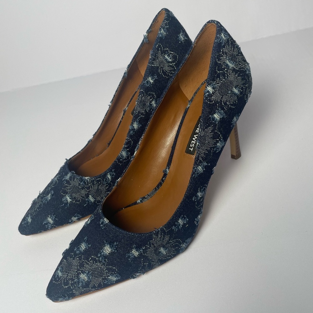Nine West Tatiana Pointy Toe Pumps Distressed Denim Floral Embroidered Heels 10